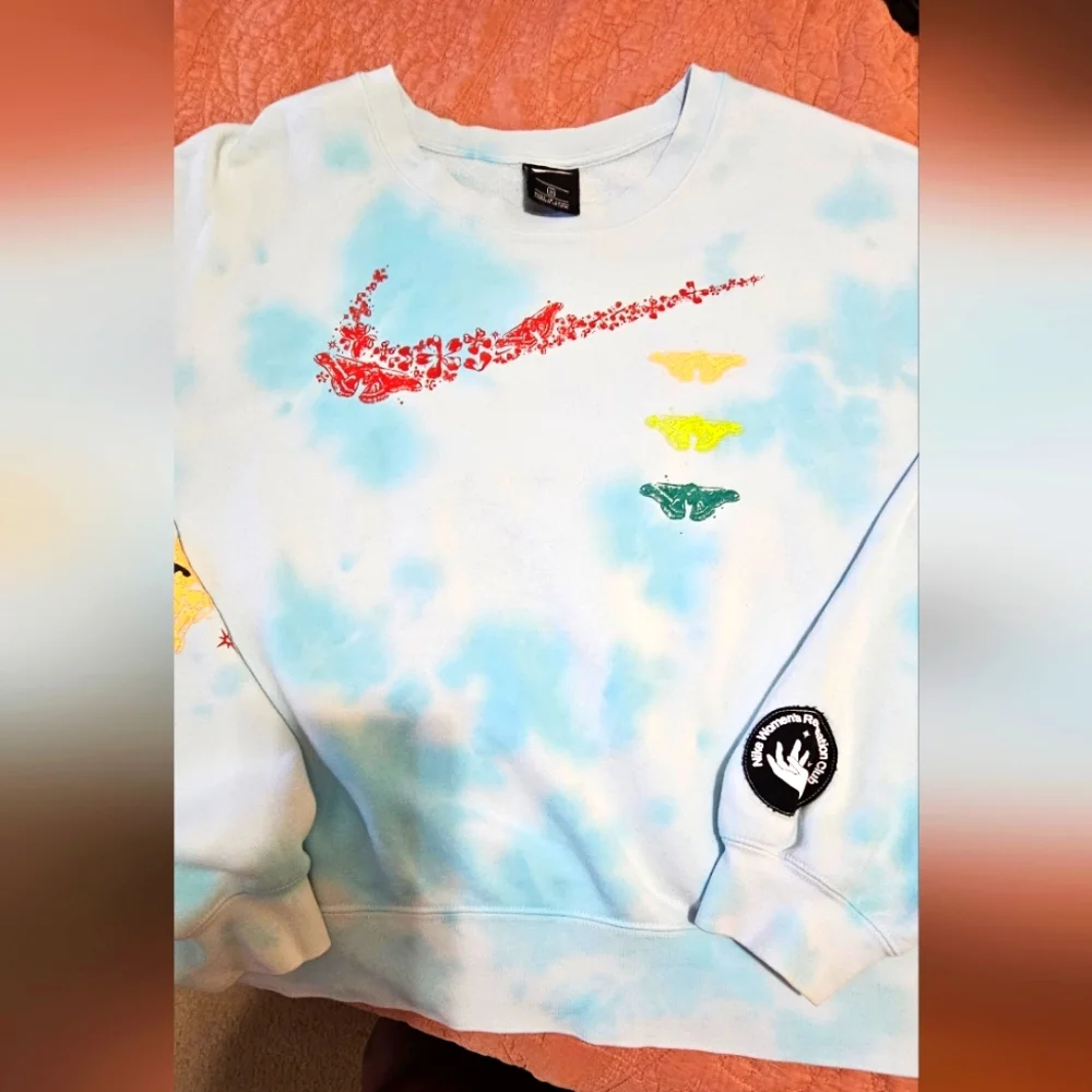 Nike cropped tie-dyed sweatshirt sz 3x - Picture 5 of 9
